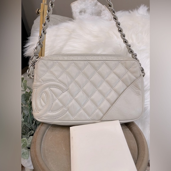 **SOLD** RARE Iridescent Pearl Chanel Aged Calfskin Quilted Cotton Club Pochette - Picture 3 of 14